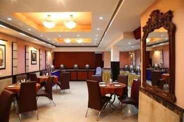 فندق Fab Conclave Executive