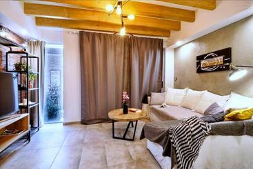 هتل Kyveli Luxury Suites