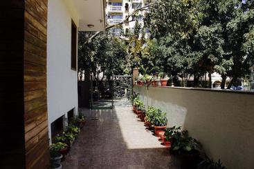 Fabhotel Hill View Suites