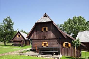 هتل Fenomen Plitvice Resort