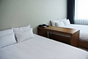 בית מלון כפרי Jeju Noblesse