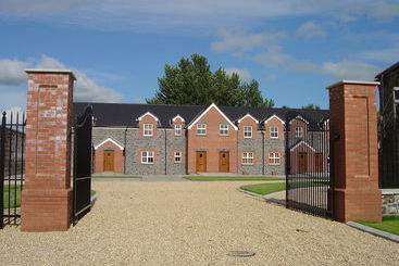 هتل Stable Court