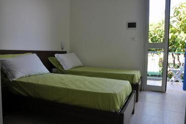 هتل Villa Lara