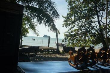 هتل Pasai Beach Lodge