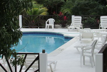 هتل Ocean Wave Villa, Negril