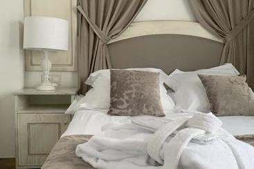 هتل Suites La Posada De Pilar