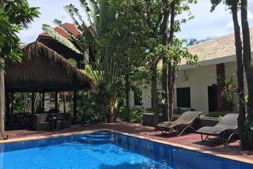 هتل The Angkor Crescent
