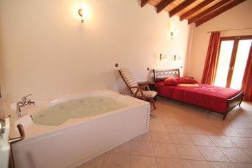 هتل Villa Apollo