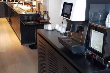 هتل Abacus Suites