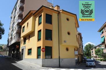 هتل Apartamentos Aralso