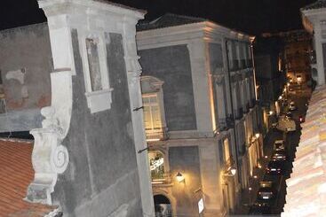 هتل Bed, Book & Breakfast Landolina