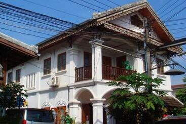 هتل Rattana Guesthouse
