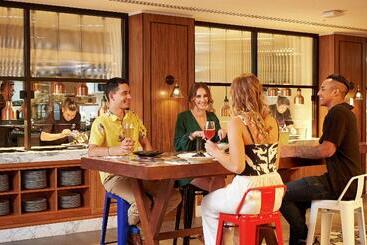 فندق Doubletree By Hilton Perth Northbridge