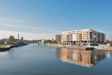 هتل Old Town  River Point By Welcome Apartment