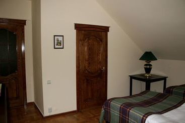تختخواب و صبحانه Astoria Garden