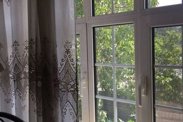 تختخواب و صبحانه Astoria Garden