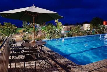 هتل Fortune Front One  Kendari