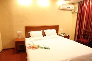 בית מלון כפרי Greentree Inn Binzhou Bincheng District Third Huanghe Road Wusi Plaza Express