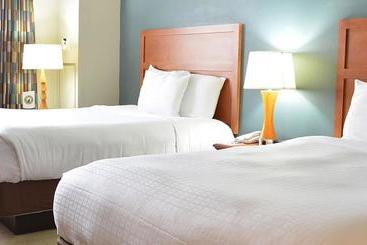 هتل The Inn At The Isle Of Capri Lake Charles