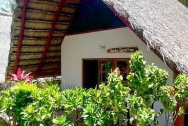 هاستل Beach Village Backpackers