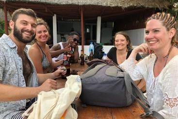 هاستل Beach Village Backpackers