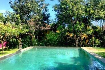 פנסיון Mango Moon