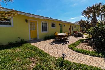 Sea View Motel