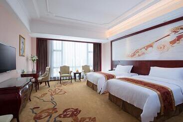 Vienna International Hotel Maoming Xinyi Xinshang Road