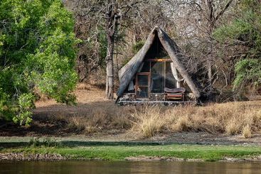 هتل Hippo Lodge