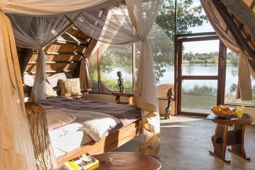 هتل Hippo Lodge