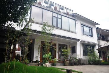 تختخواب و صبحانه Gerhouse