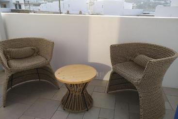 هتل Blue, White And Grey Suites