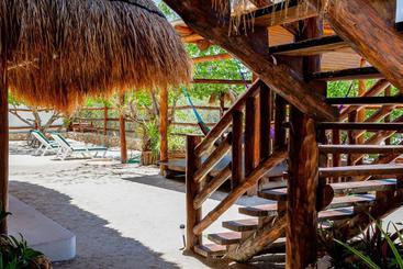 هتل La Casa Del Alux   Adults Only