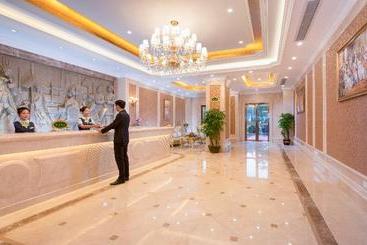 Vienna Hotel Guangzhou South Railway Station