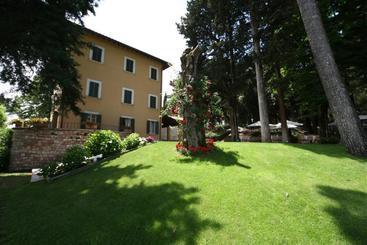 هتل Il Castellaro Country House