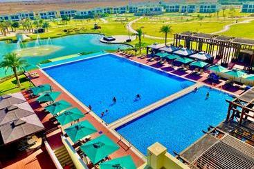 هتل Retaj Salwa Resort & Spa