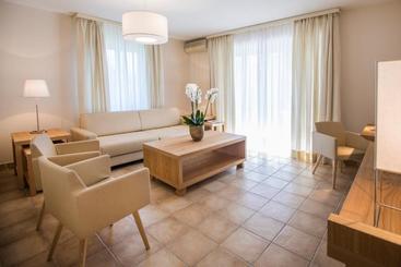 Hotel Villa Delta Suites House