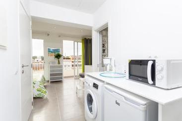 Yourhouse Monges Sea View Studio