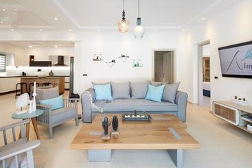Almyriki Beach Villa