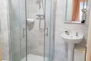 تختخواب و صبحانه Balcony House