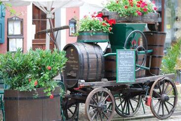 호텔 Gasthaus Zum Hirschen
