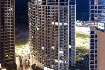 Отель Pinetree Marina Resort