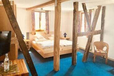 בית מלון כפרי Weingut Dehren