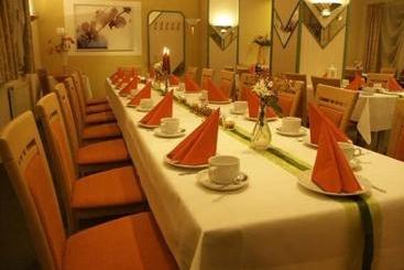 پانسیون Adler Hotel Delitzsch