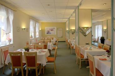 پانسیون Adler Hotel Delitzsch