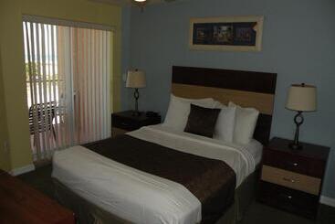公寓式酒店  Surf Beach Resort By Sunsational Beach Rentals