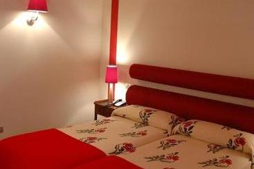 پانسیون Hostal Casa Masip