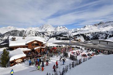 公寓式酒店  Hôtel 3 étoiles  Restaurant Le Pilatus Courchevel