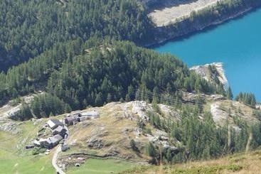 پانسیون Chalet Colinn