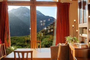پانسیون Chalet Colinn